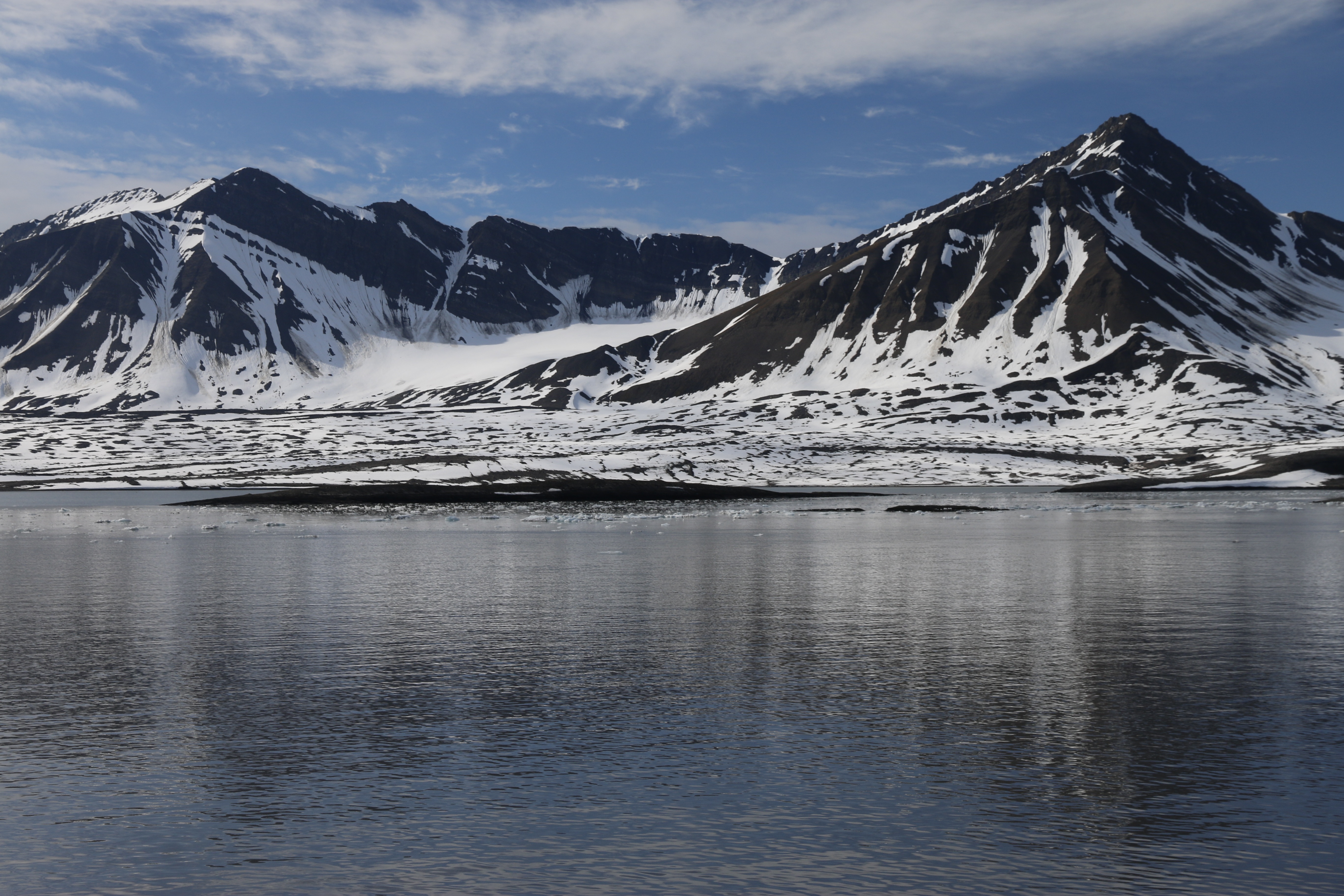 SJSPIT - Spitsbergen - Arctic Mountains.jpg